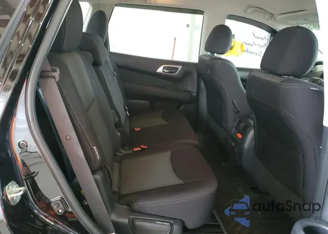 2019 Nissan Pathfinder S z USA, uszkodzony, nr VIN 5N1DR2MM4KC587767